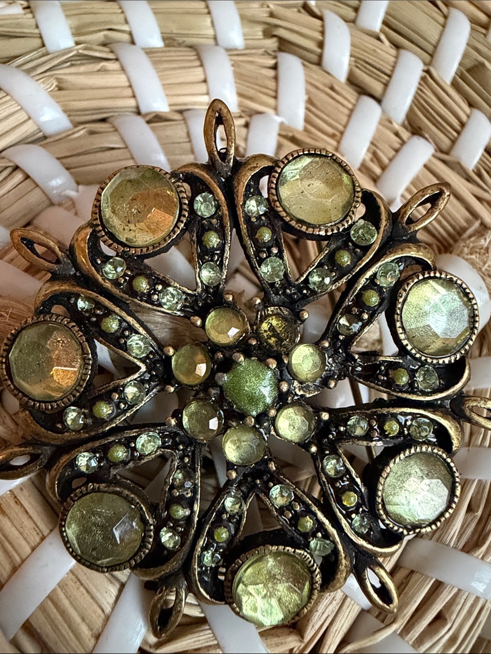 Signed Art Vintage Green Rhinestone Mandala Brooch Pendant Convertible